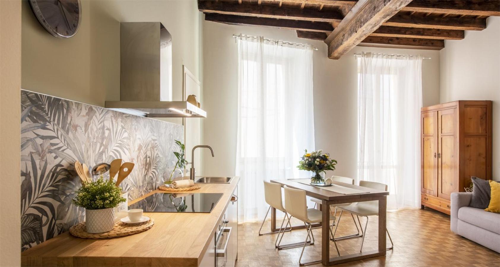 Charming Joivy Flat Next To Duomo Di Комо Экстерьер фото